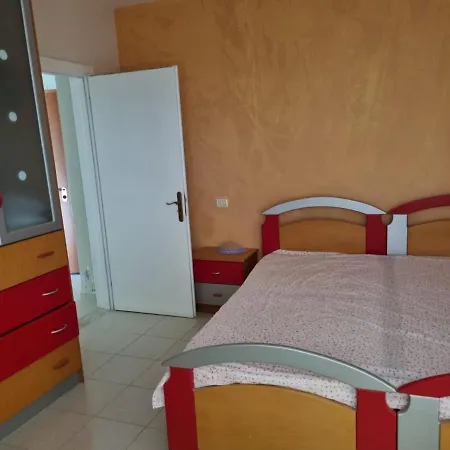Apartement Freskia 2 Apartament *